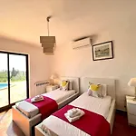 Bellevue With Pool By Homing *