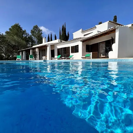 Bellevue With Pool By Homing فيلة