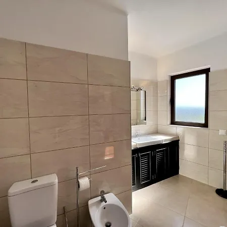 Bellevue With Pool By Homing *