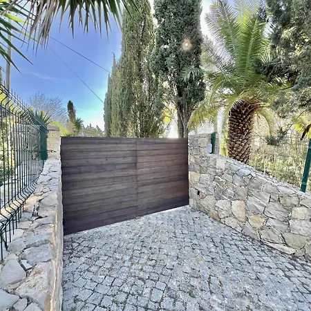 Bellevue With Pool By Homing فيلة