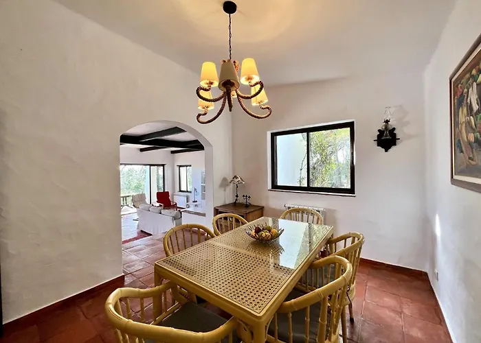 Villa Bellevue With Pool By Homing *