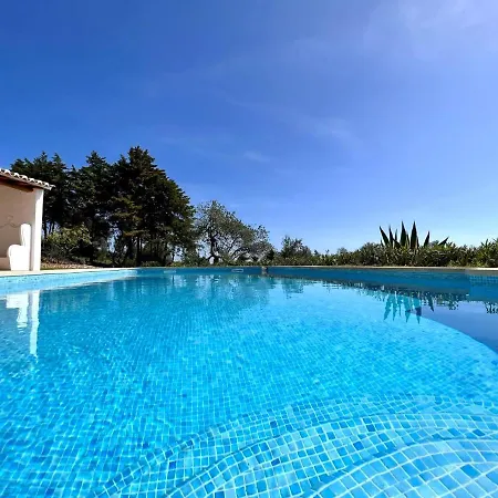 Bellevue With Pool By Homing Villa *