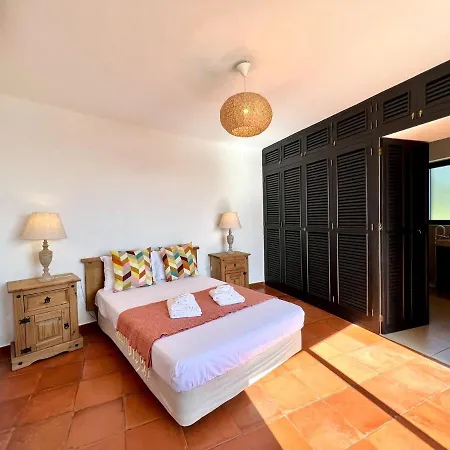 Bellevue With Pool By Homing Villa