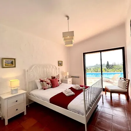 Bellevue With Pool By Homing Vila Portimão