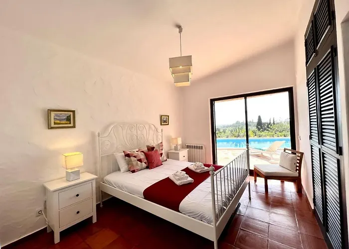 Bellevue With Pool By Homing Villa Portimão