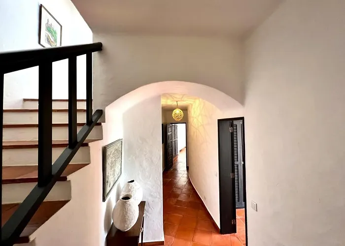 Villa Bellevue With Pool By Homing *