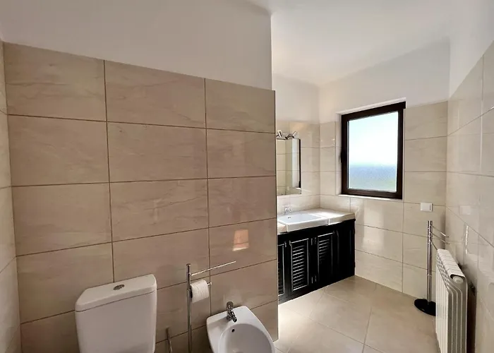 Bellevue With Pool By Homing *