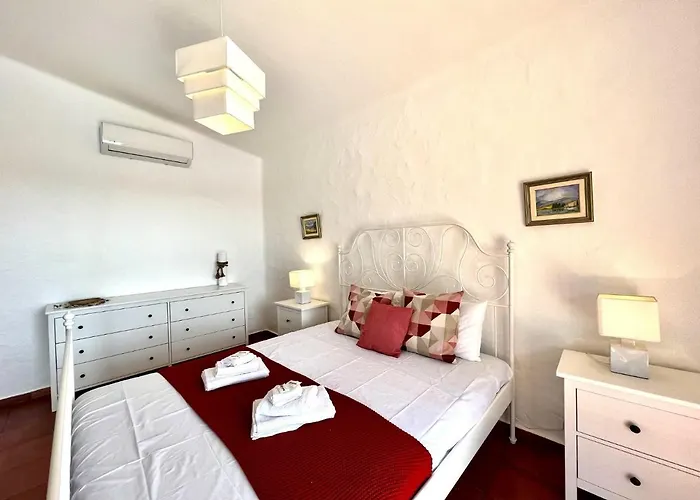 Bellevue With Pool By Homing Portimão