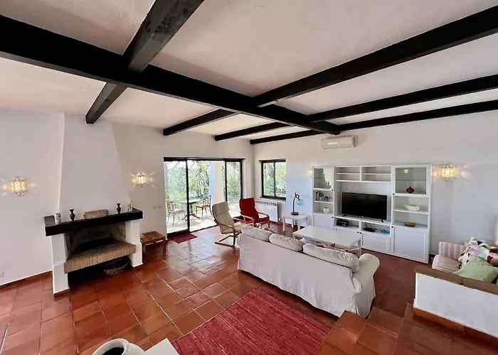 Bellevue With Pool By Homing Villa