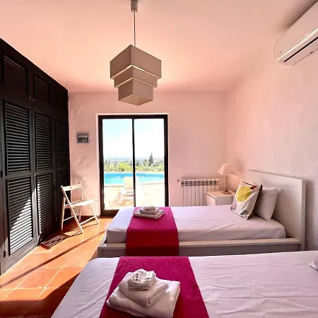 Bellevue With Pool By Homing Портиман