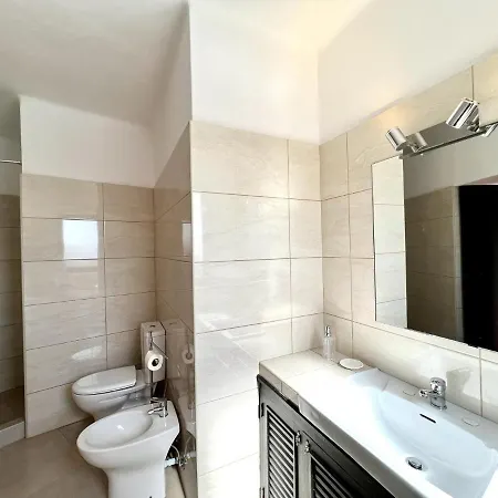 Bellevue With Pool By Homing * Портиман